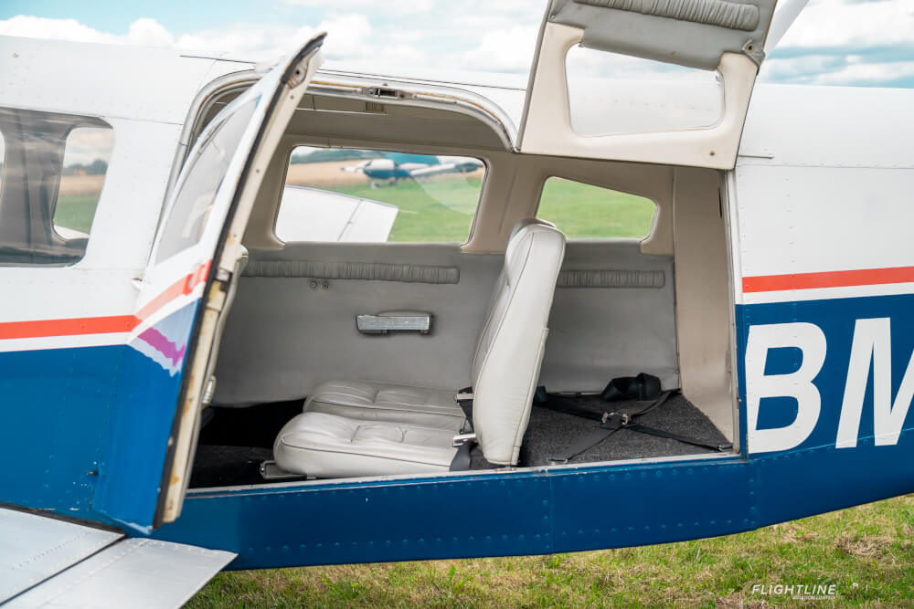 https://flightlineaviation.co.uk/wp-content/uploads/2023/11/listing_162_13.jpeg