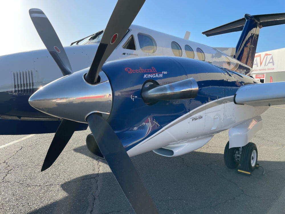 https://flightlineaviation.co.uk/wp-content/uploads/2023/11/listing_82_13.jpeg